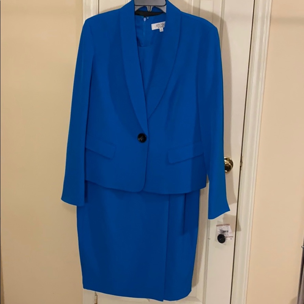 Women’s Kasper set